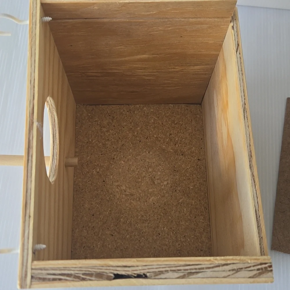N/A wooden breeding